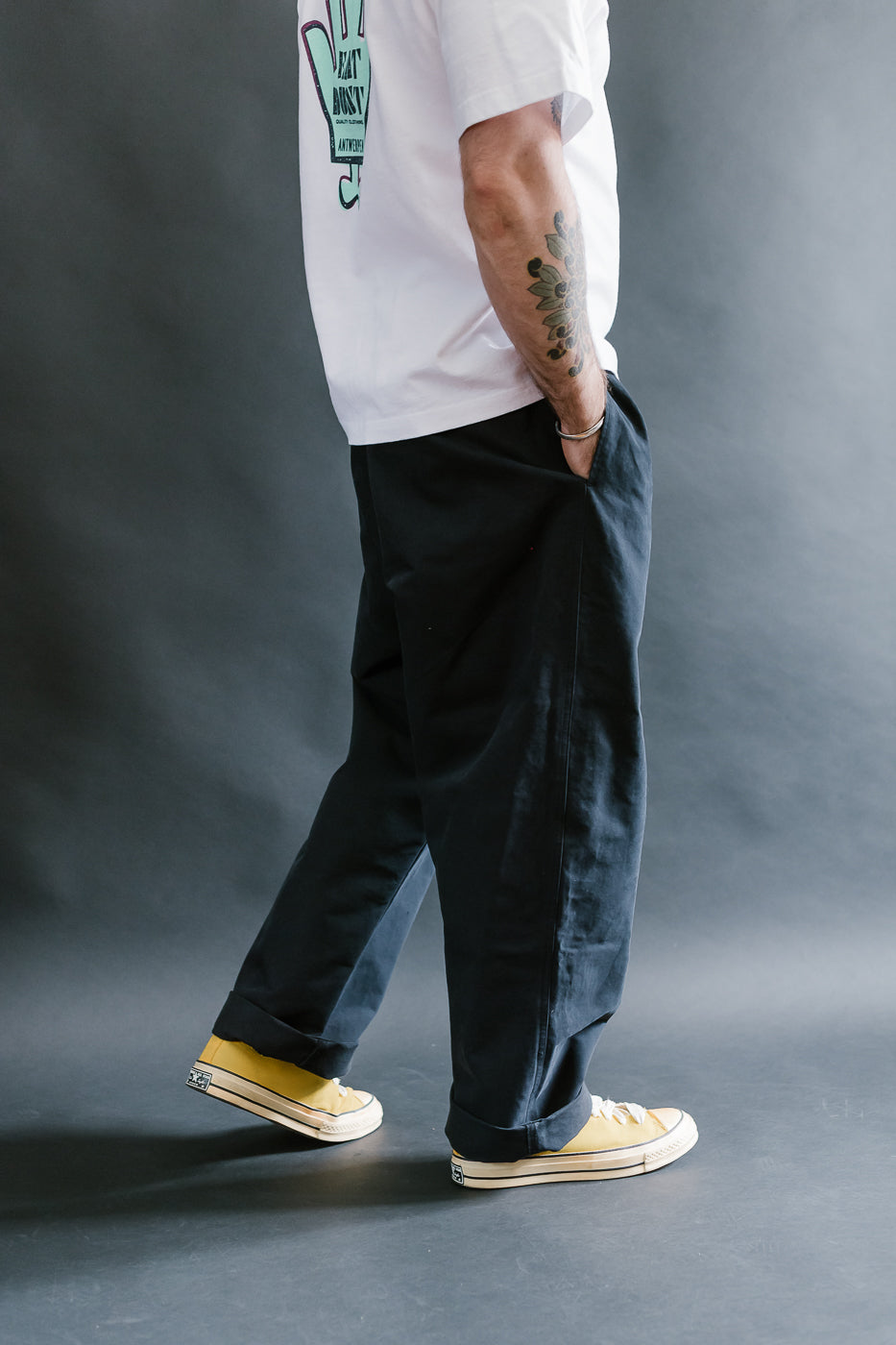 M-C-003 - Officer Chino Nebraska Cotton - Inkt Blue