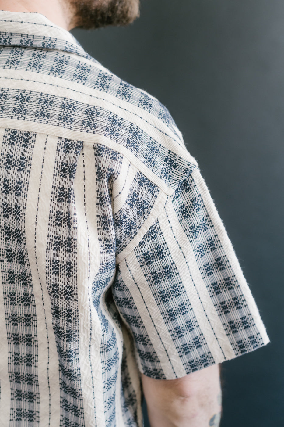 M-I-001 - Beldi Jacquard Aloha Shirt - Off White, Navy