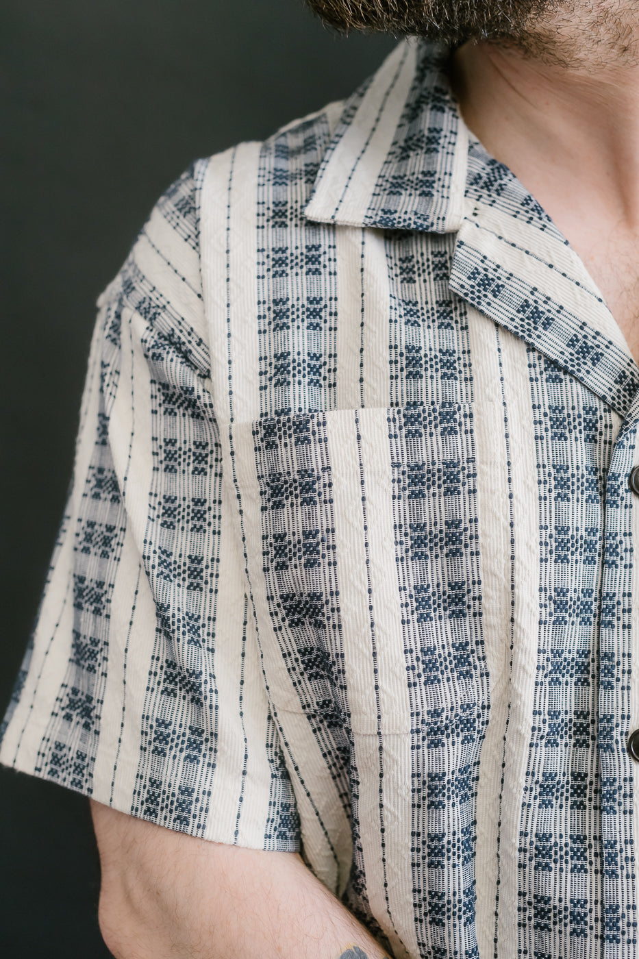 M-I-001 - Beldi Jacquard Aloha Shirt - Off White, Navy