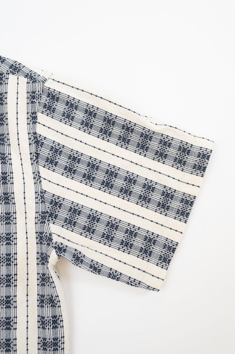 M-I-001 - Beldi Jacquard Aloha Shirt - Off White, Navy