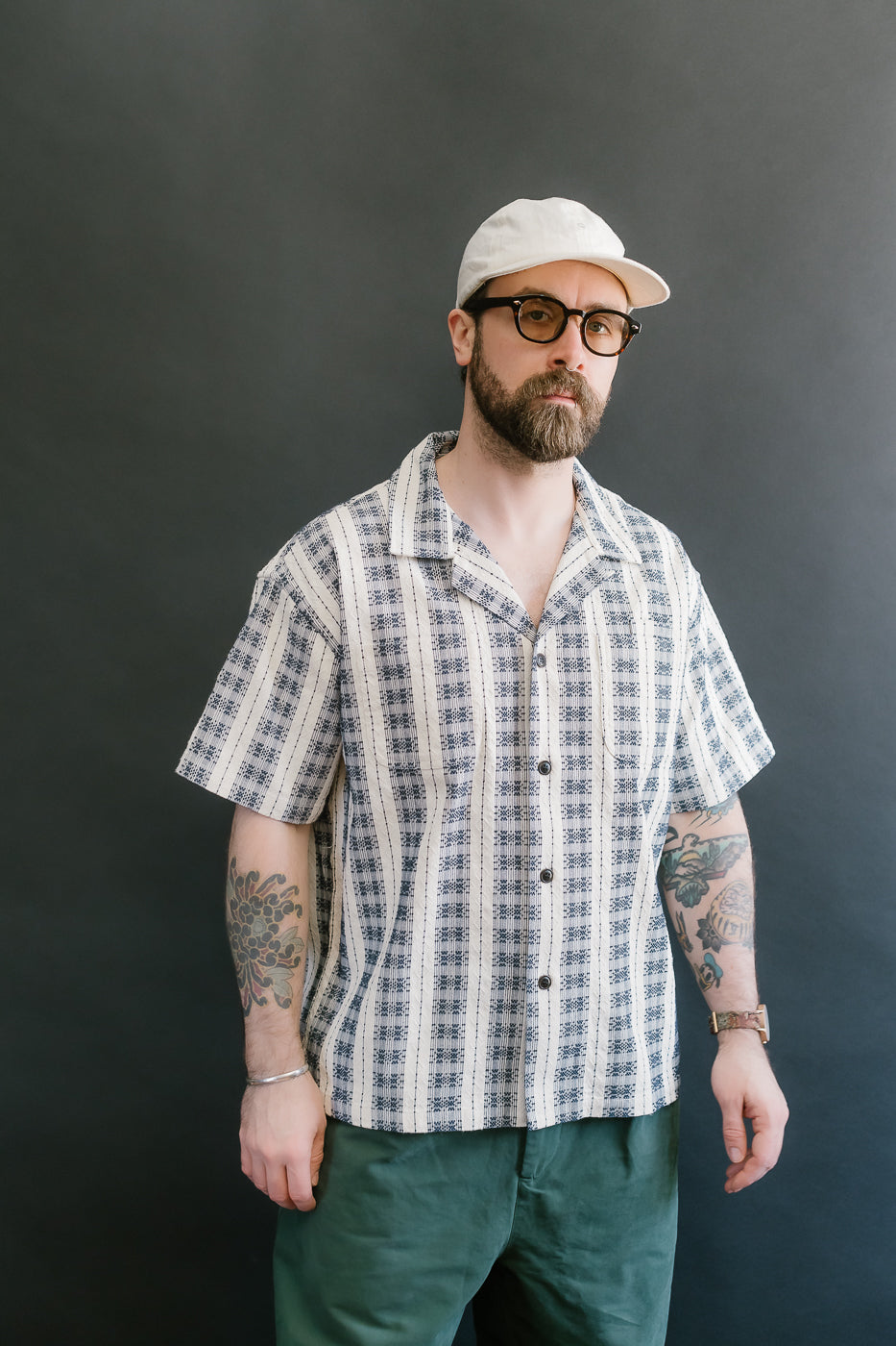 M-I-001 - Beldi Jacquard Aloha Shirt - Off White, Navy