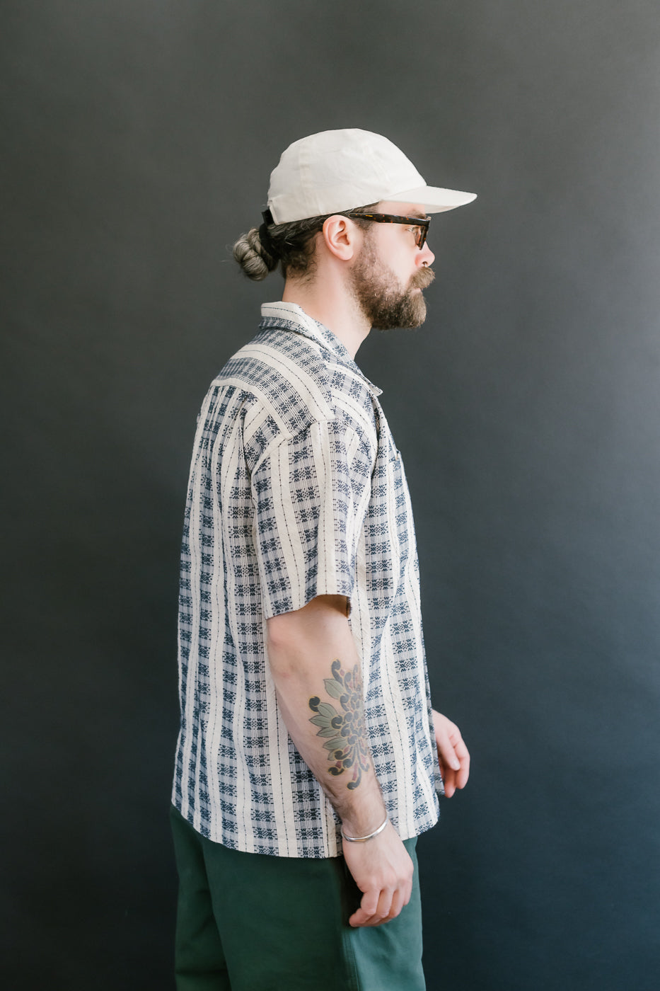 M-I-001 - Beldi Jacquard Aloha Shirt - Off White, Navy