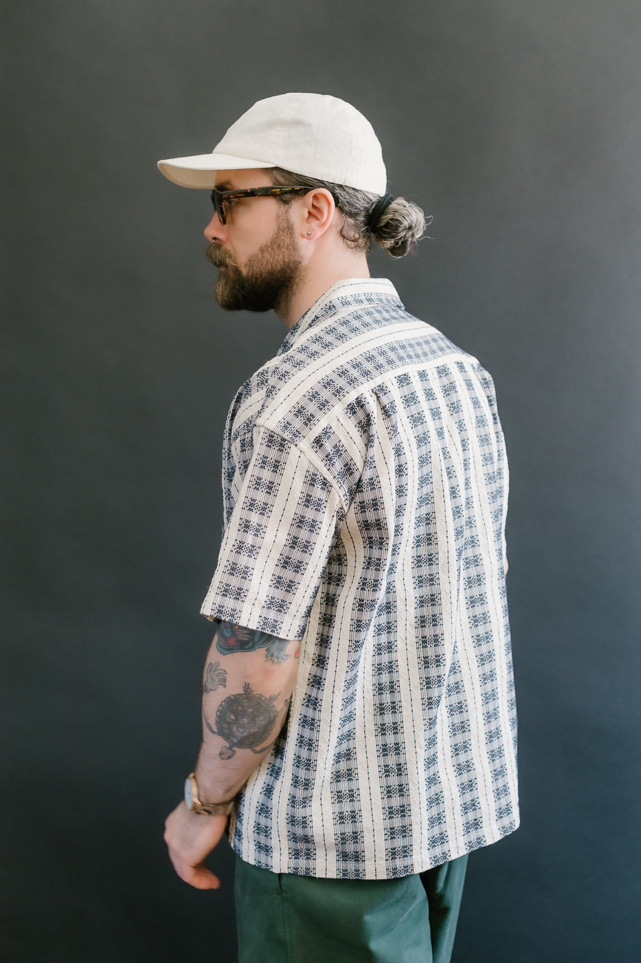 M-I-001 - Beldi Jacquard Aloha Shirt - Off White, Navy