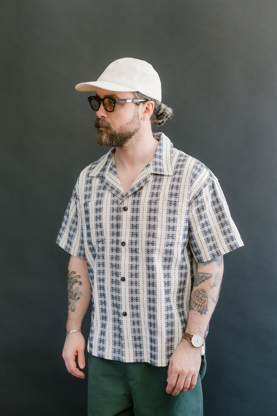M-I-001 - Beldi Jacquard Aloha Shirt - Off White, Navy
