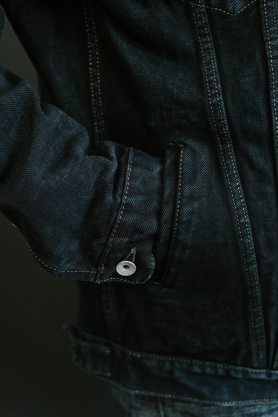 IH-526Lod - 19oz Left-Hand Twill Selvedge Denim Type III Jacket - Indigo Overdyed Black