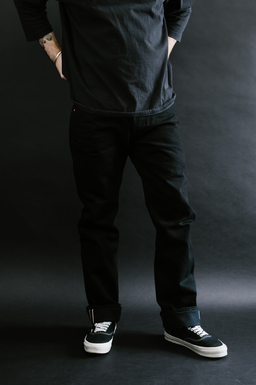 IH-666S-142bb - 14oz Selvedge Denim Slim Straight Cut Jeans - Black/Black