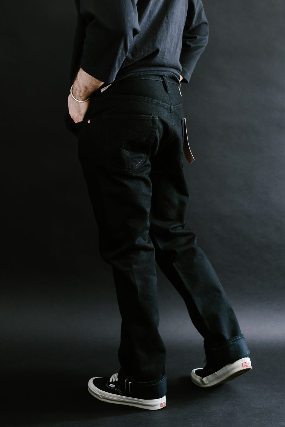IH-666S-142bb - 14oz Selvedge Denim Slim Straight Cut Jeans - Black/Black