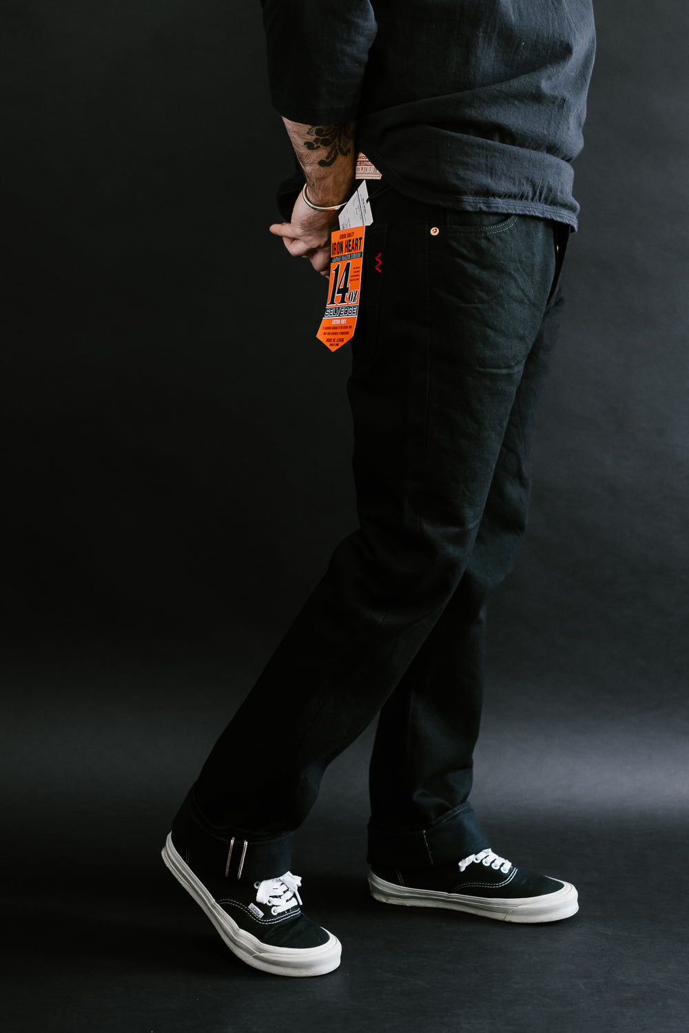 IH-666S-142bb - 14oz Selvedge Denim Slim Straight Cut Jeans - Black/Black