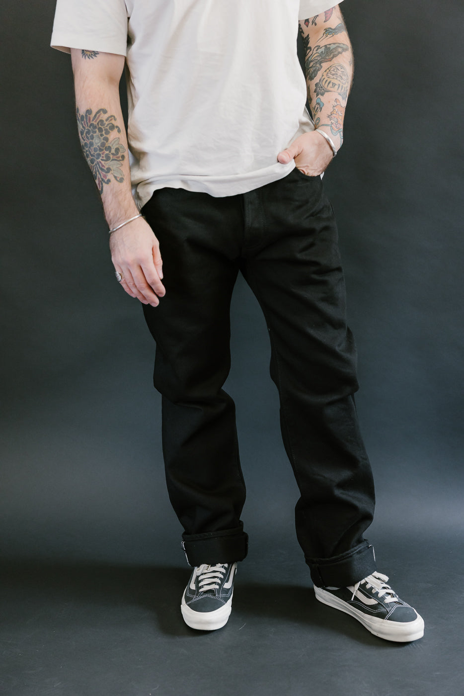 IH-666S-SBG - 21oz Selvedge Denim Slim Straight - Superblack (Fades to Grey)