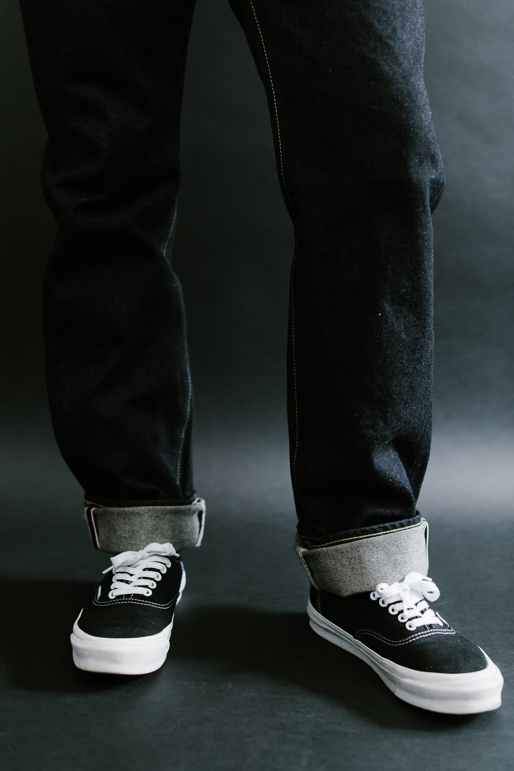IH-888S-142 - 14oz Selvedge Denim Medium/High Rise Tapered Cut Jeans - Indigo