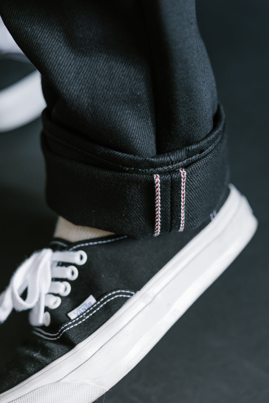 IH-888S-SB - 21oz Selvedge Denim Relaxed Taper Cut Jeans - Superblack Non-Fade