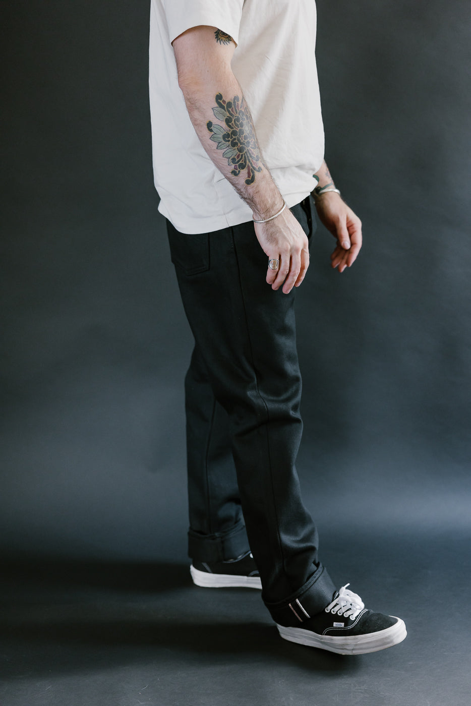 IH-888S-SB - 21oz Selvedge Denim Relaxed Taper Cut Jeans - Superblack Non-Fade