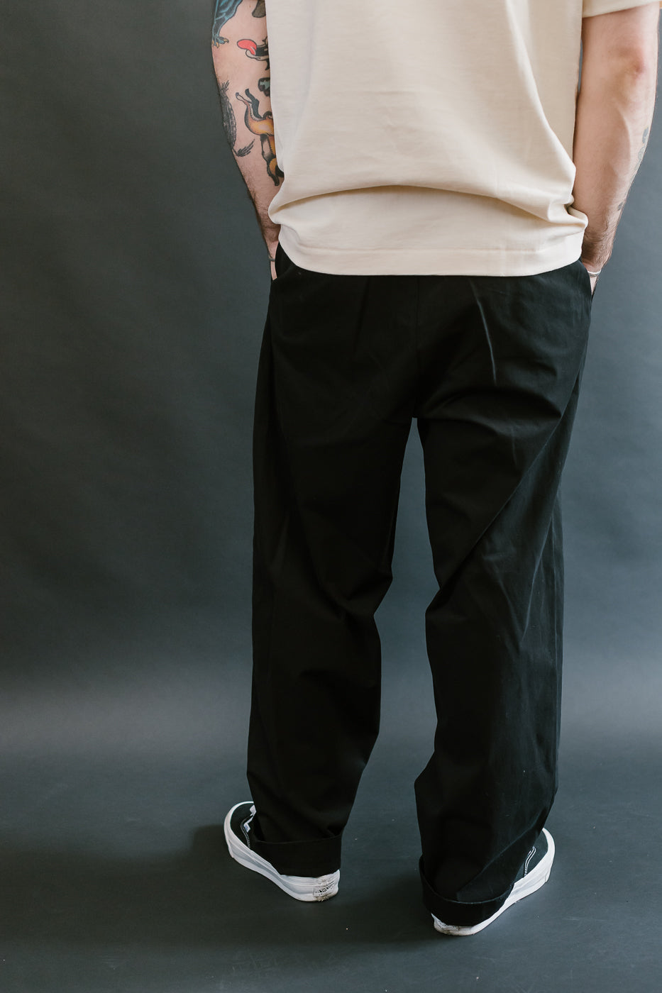 PANTS03.99 - Organic Cotton Poplin Pleated Front Pants - Deep Black