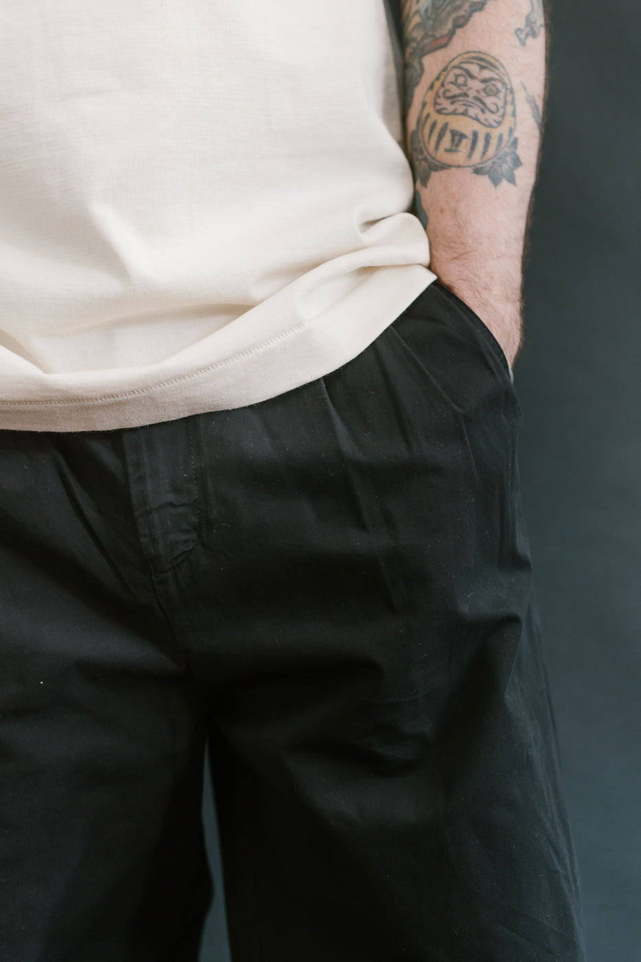 PANTS03.99 - Organic Cotton Poplin Pleated Front Pants - Deep Black