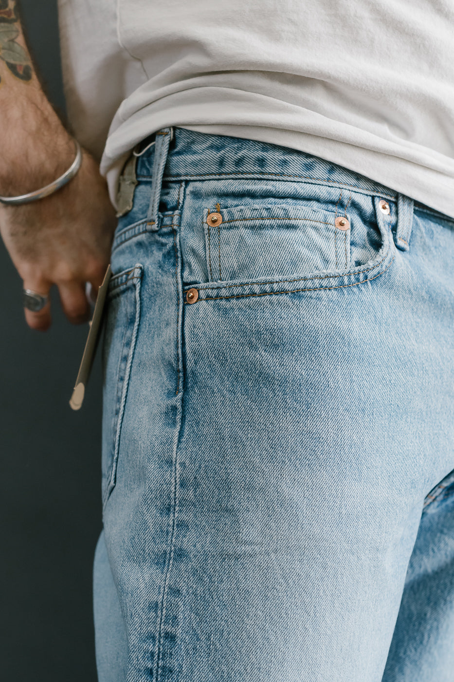 01-1050W-99 - 105 - Standard Fit Denim - 90s Sky Blue