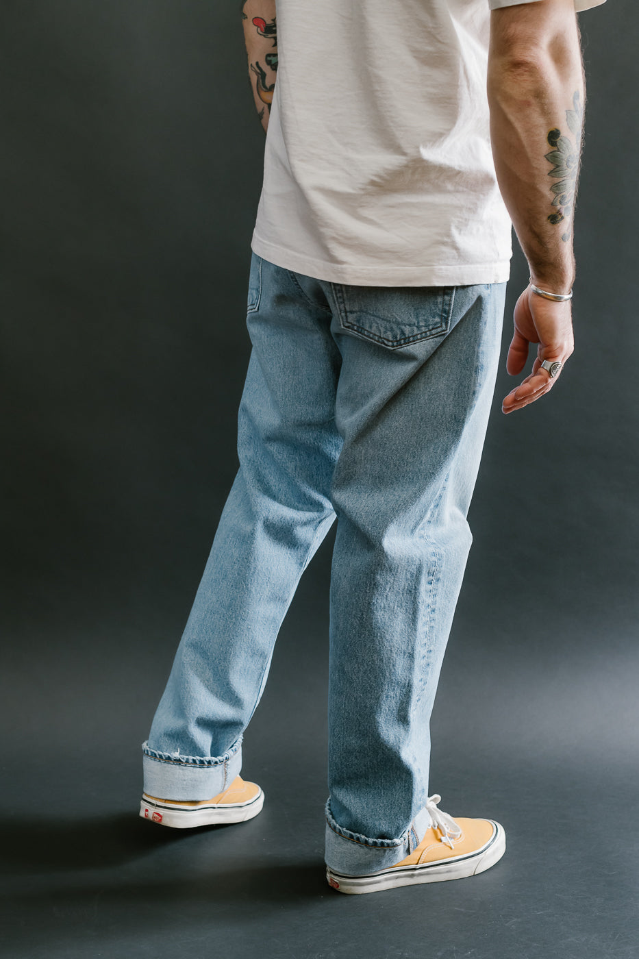 01-1050W-99 - 105 - Standard Fit Denim - 90s Sky Blue
