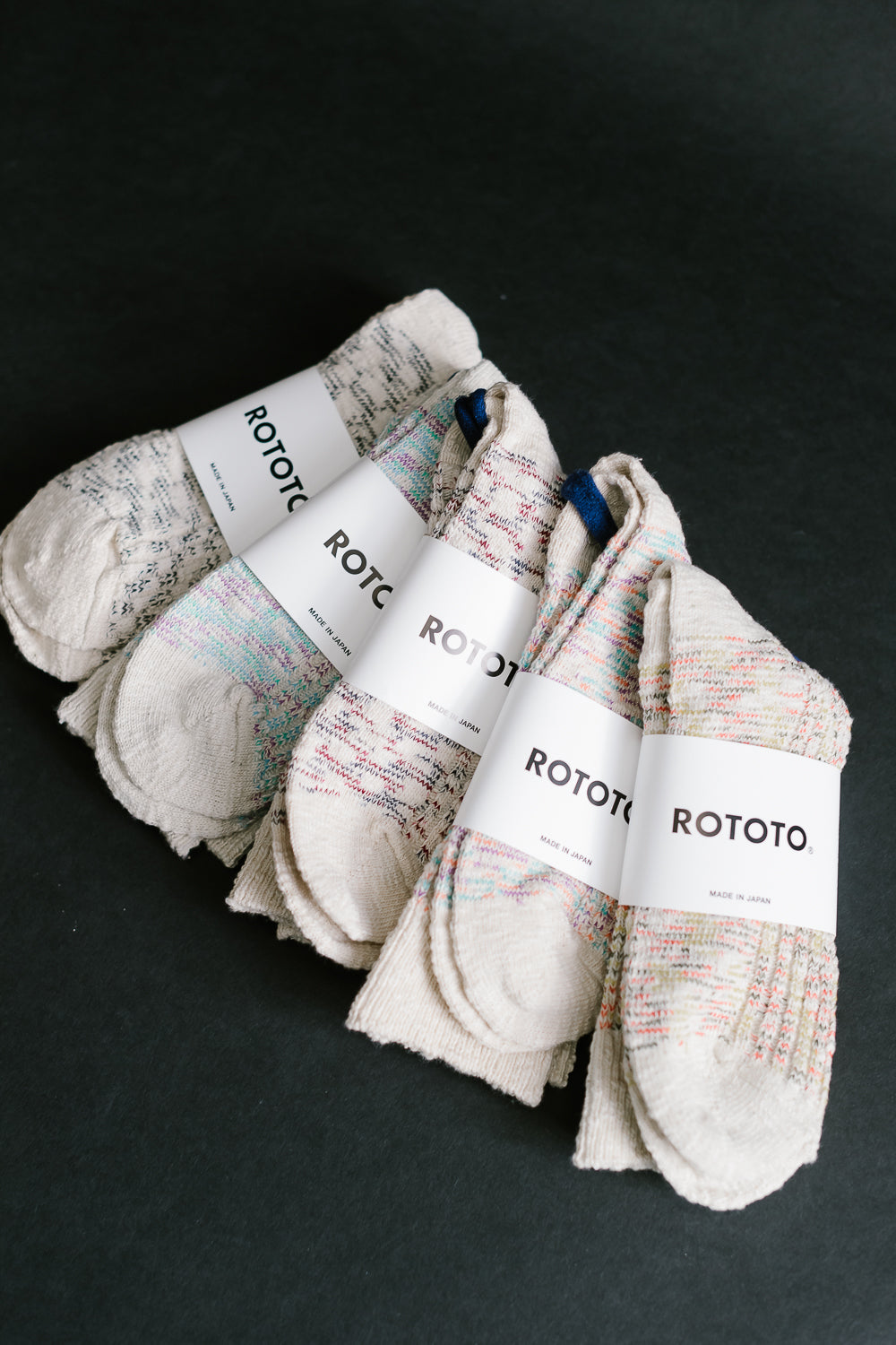 R1513 - Kasuri Ribbed Crew Socks - Coral, Blue