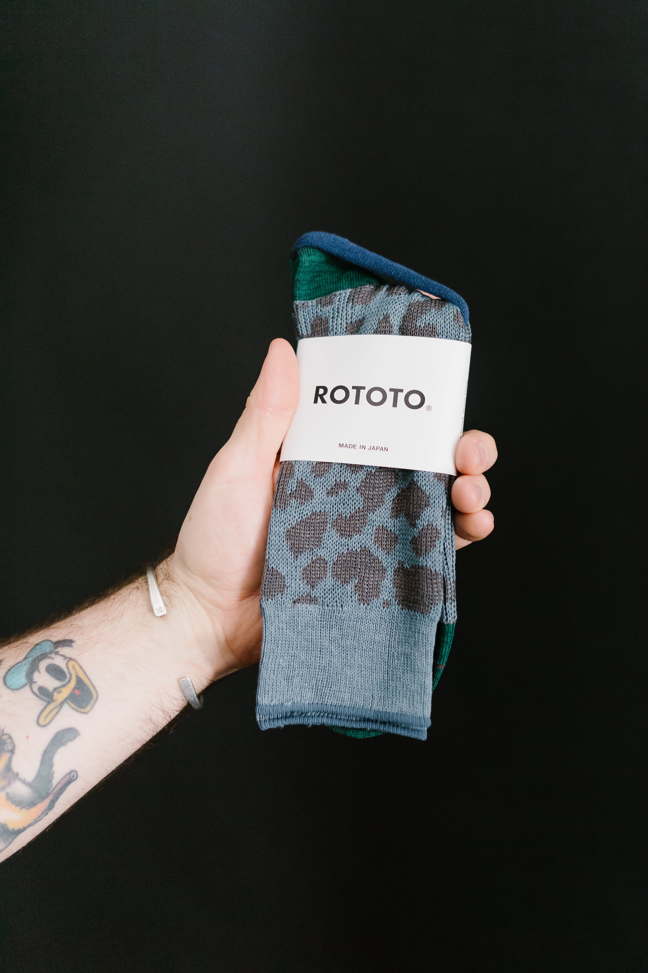 R1418 - Organic Cotton & Recycled Polyester Leopard Crew Sock - Light Blue, Dark Green