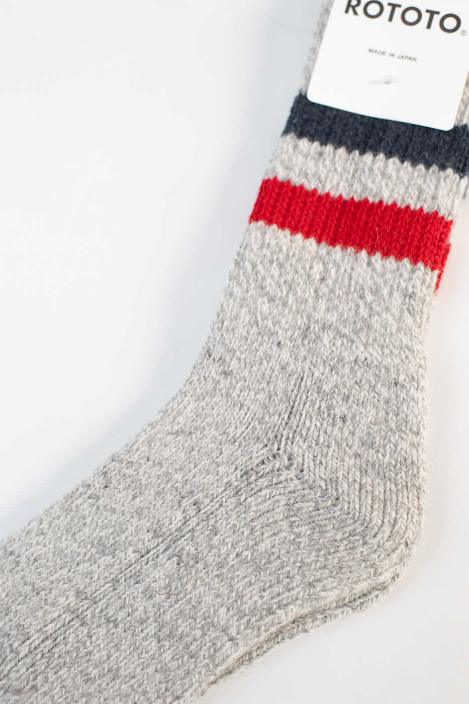 R1487 - Retro Winter Outdoor Crew Socks - Gray, Dark Blue, Red