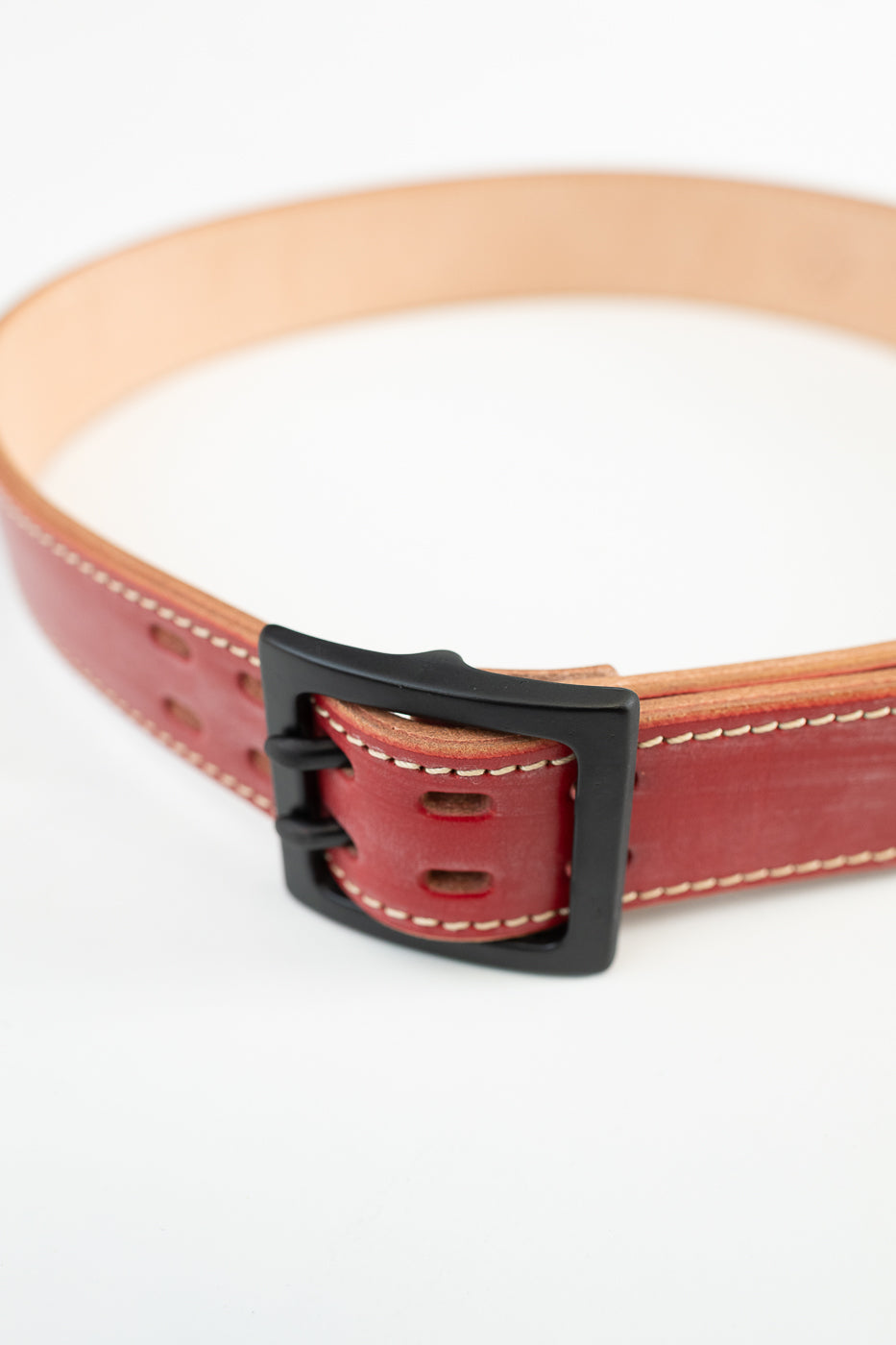 A107HSII - Extra Thick Bridle Leather Belt - Red | Dant display picture 3