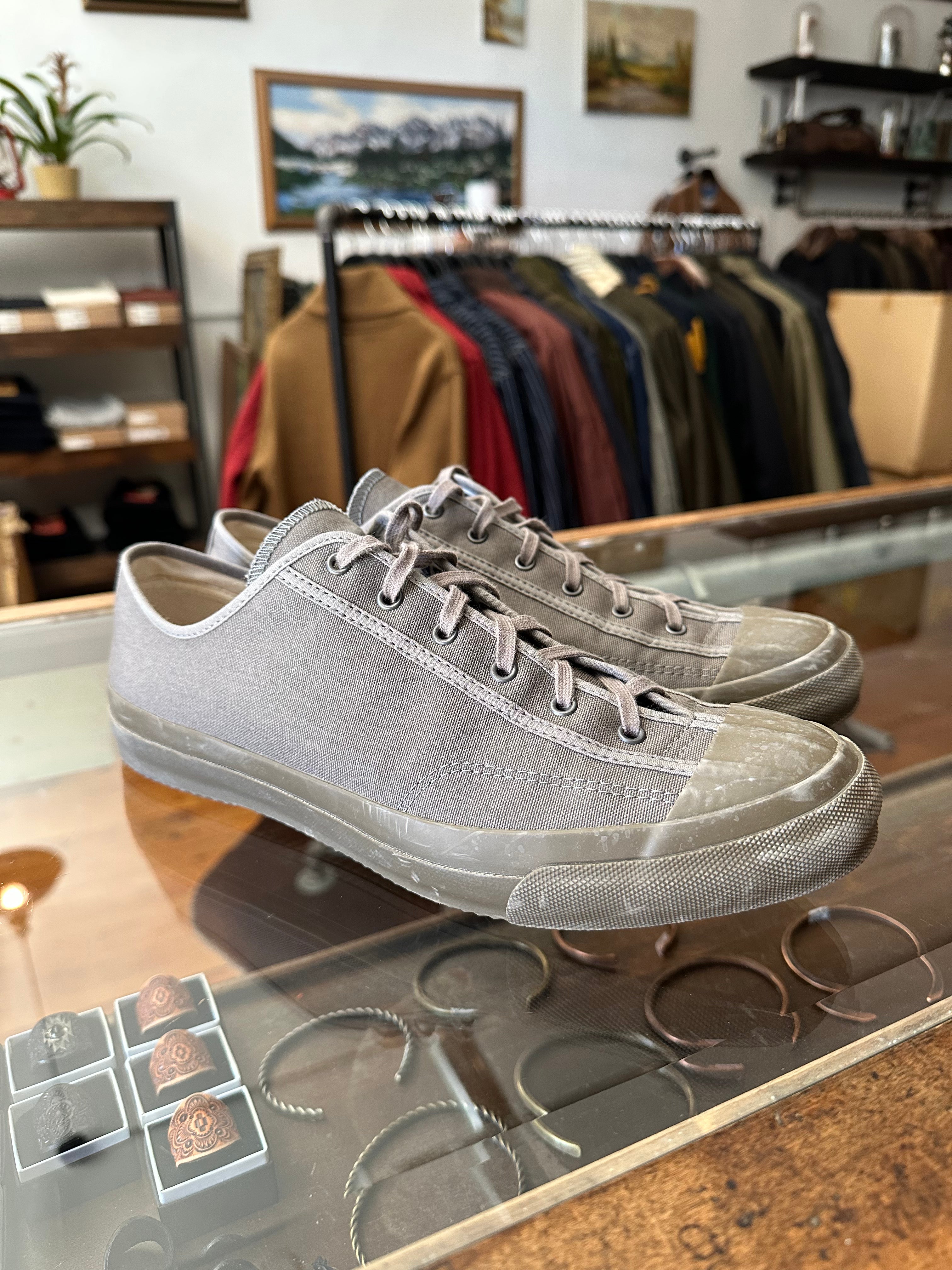 Gently Used Moonstar Gym Classic Sneaker - Gray - 10