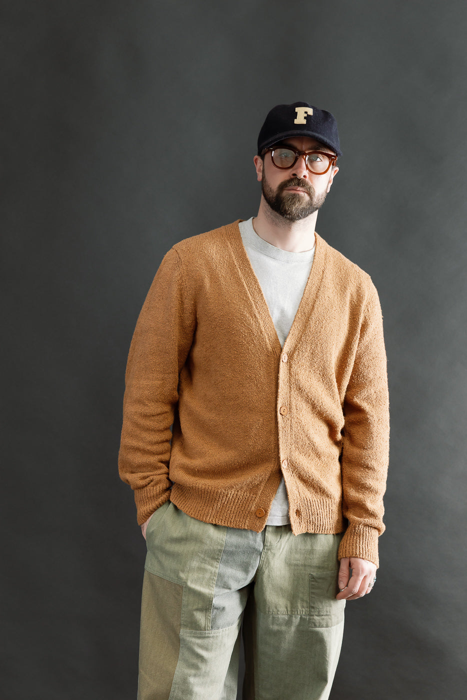 Front view, male model 5'9