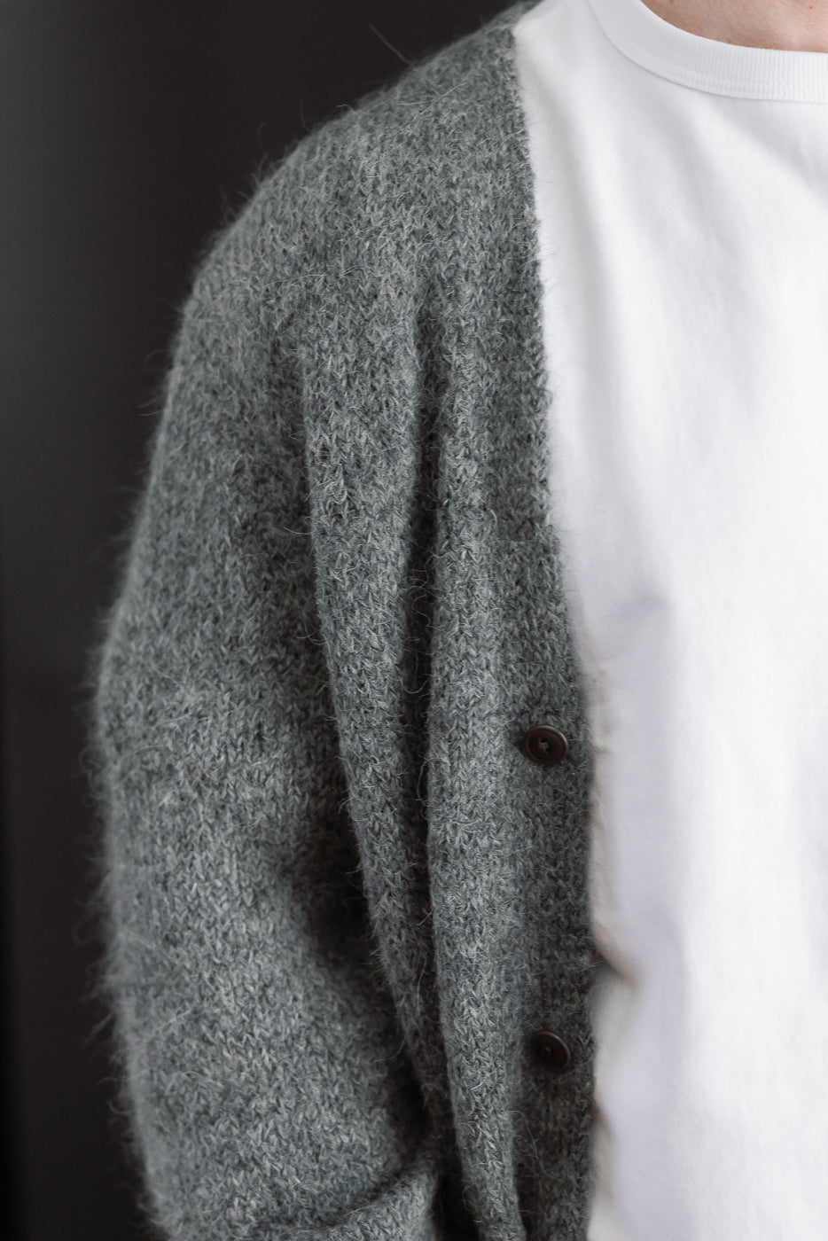 Close-up of a male model (5'9