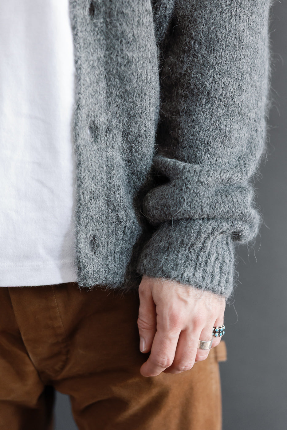 Close-up of a male model, 5'9