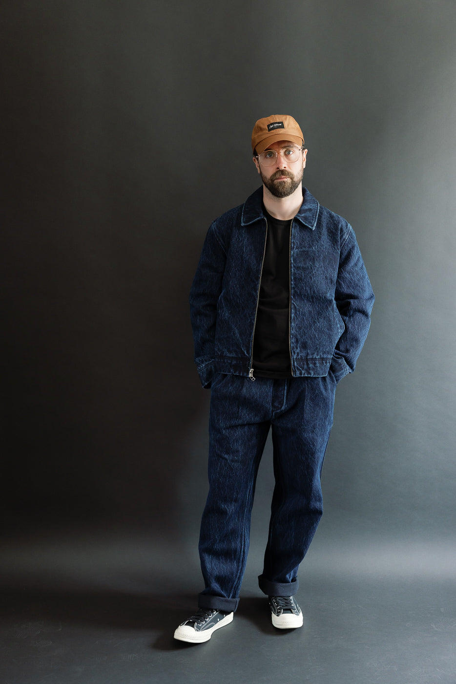Full body front view of a 5'9