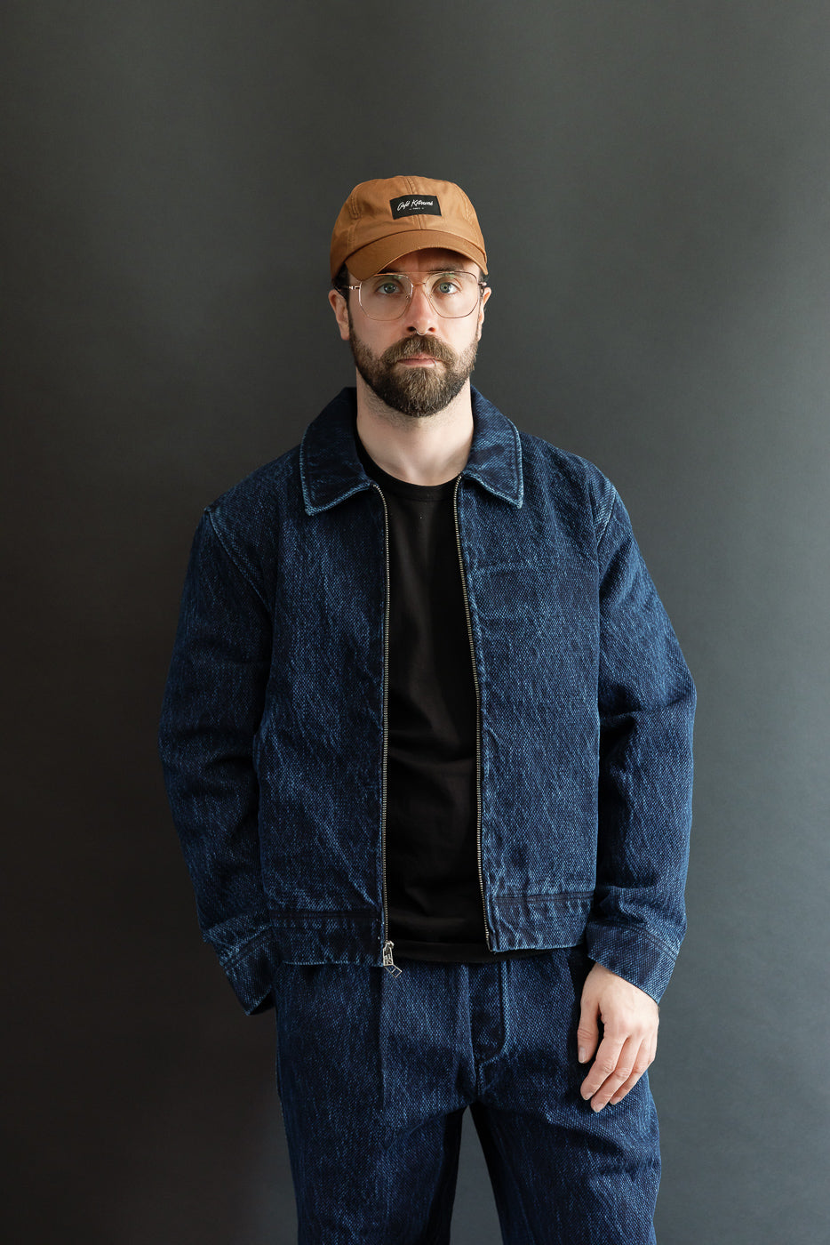 Full body front view of a male model, 5'9