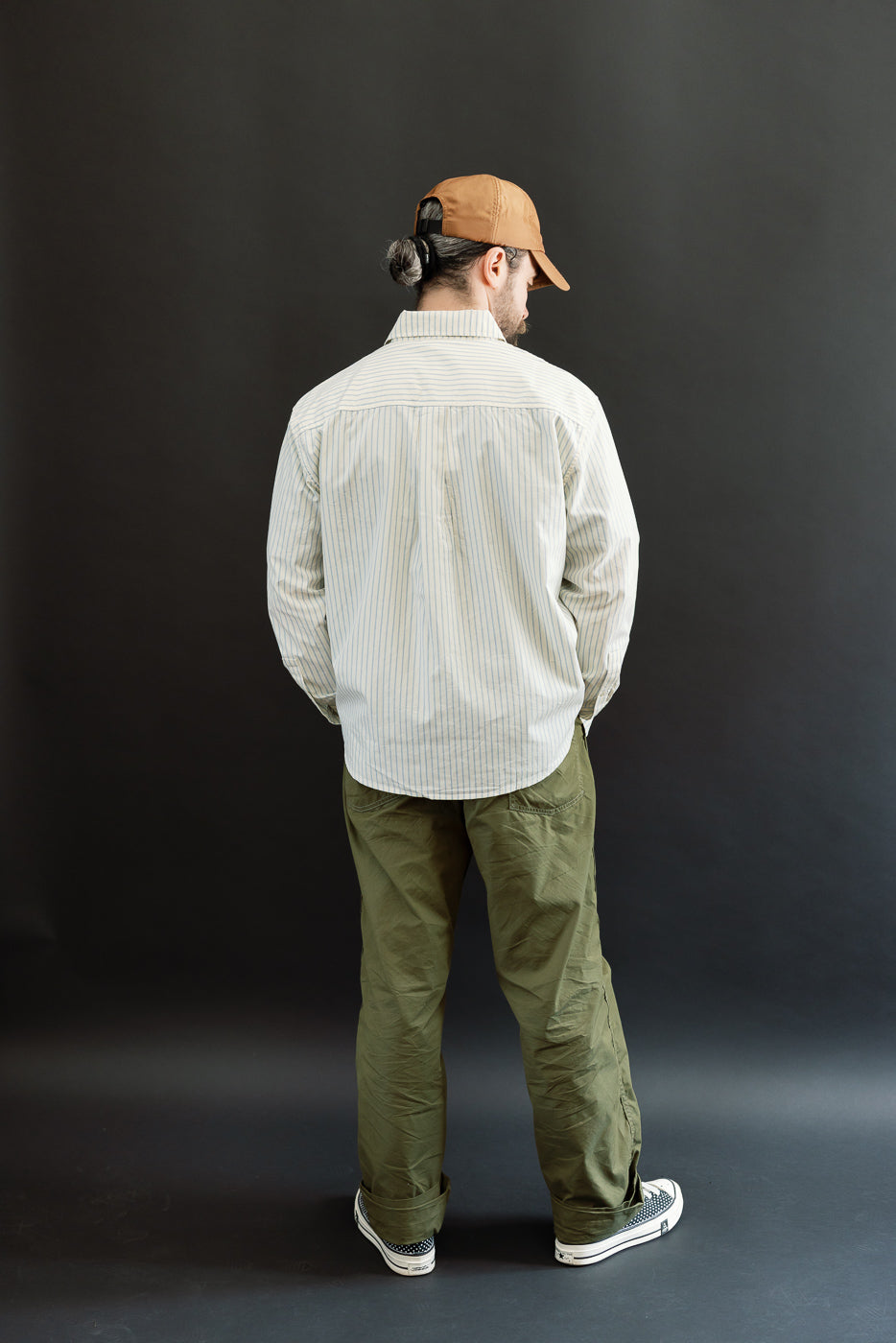 Back view of a 5'9