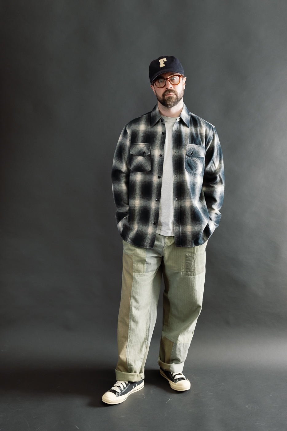 Full body view of male model, 5'9