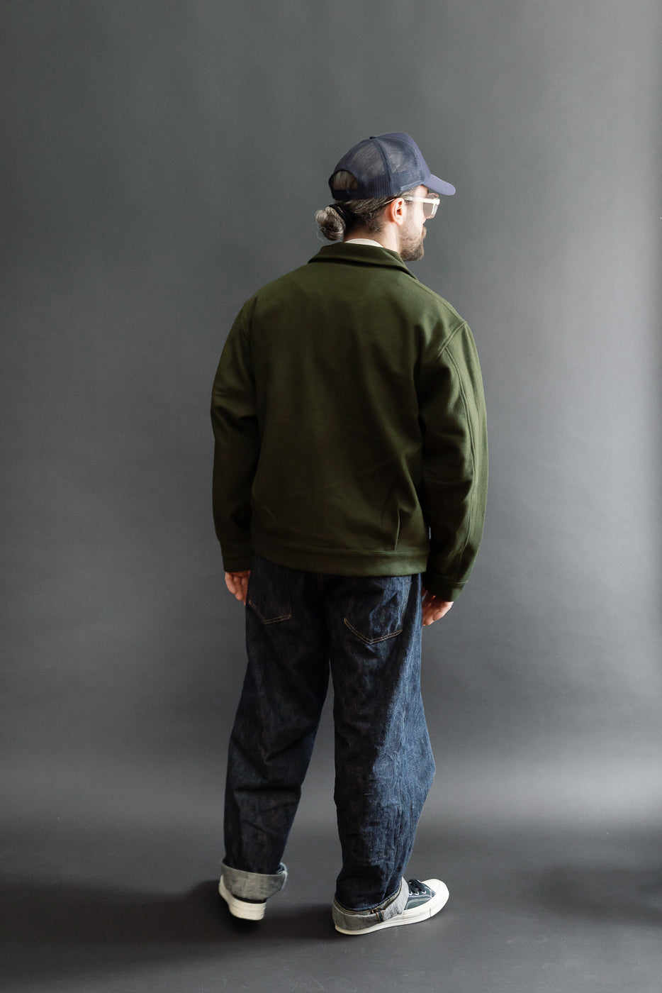 Back view of male model, 5'9