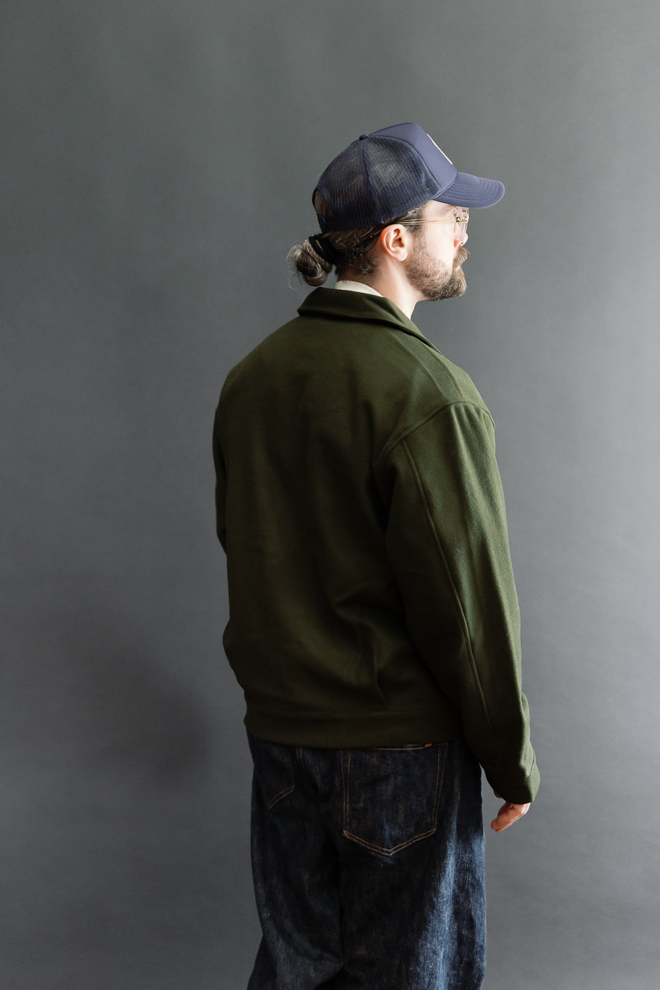 Back view of male model, 5'9