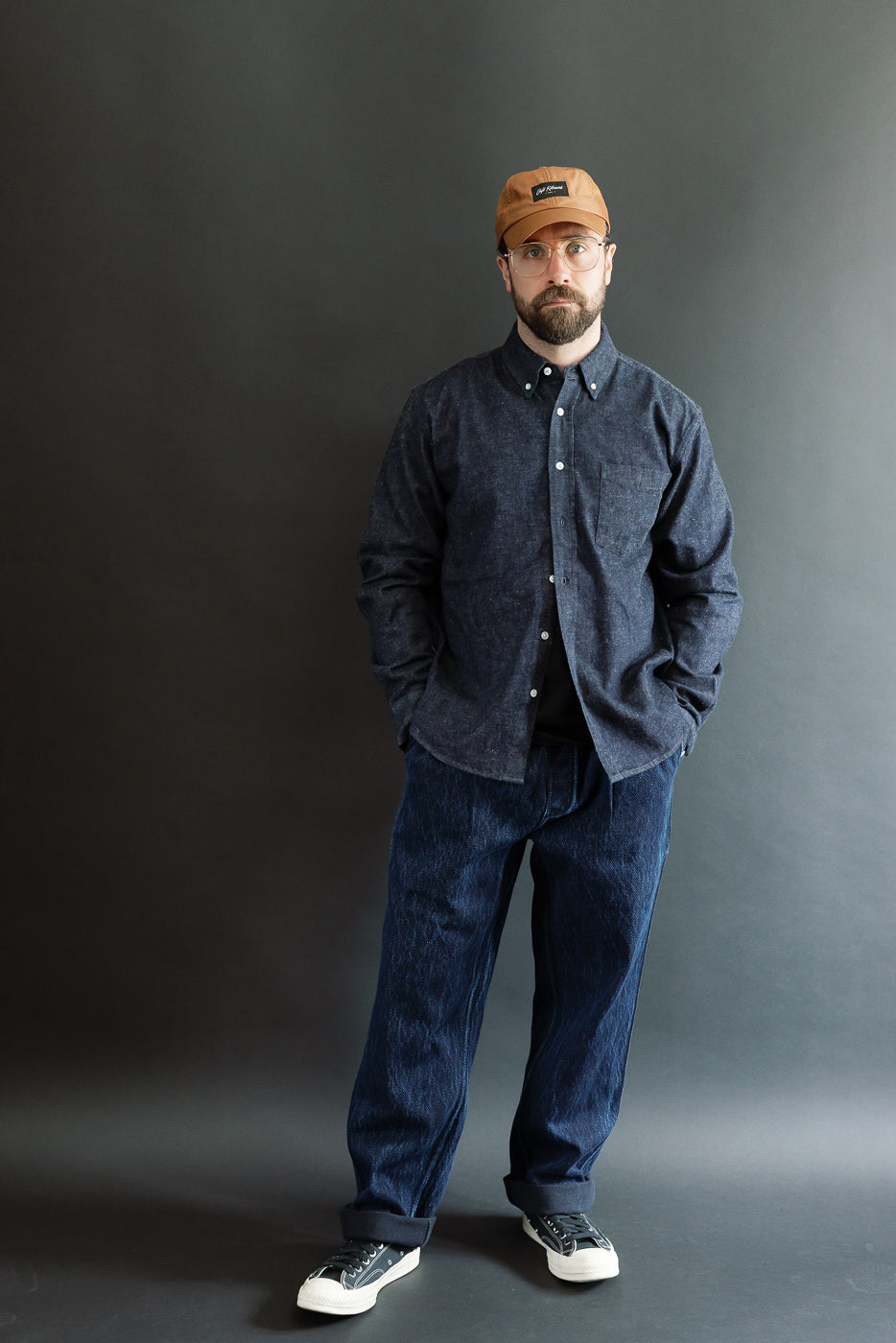 Full body front view of a 5'9