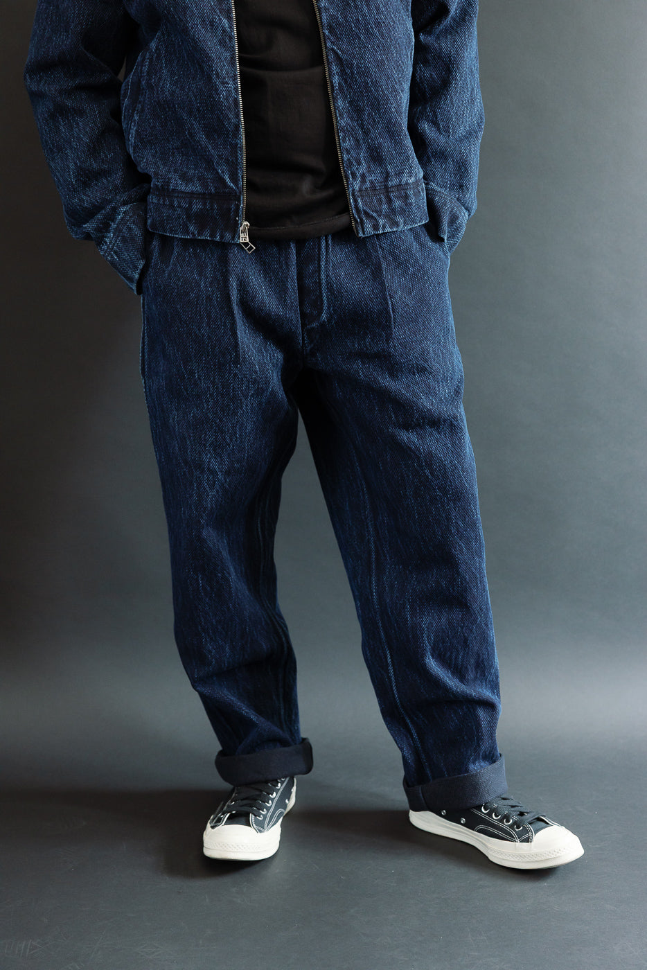 Full body front view of a male model, 5'9