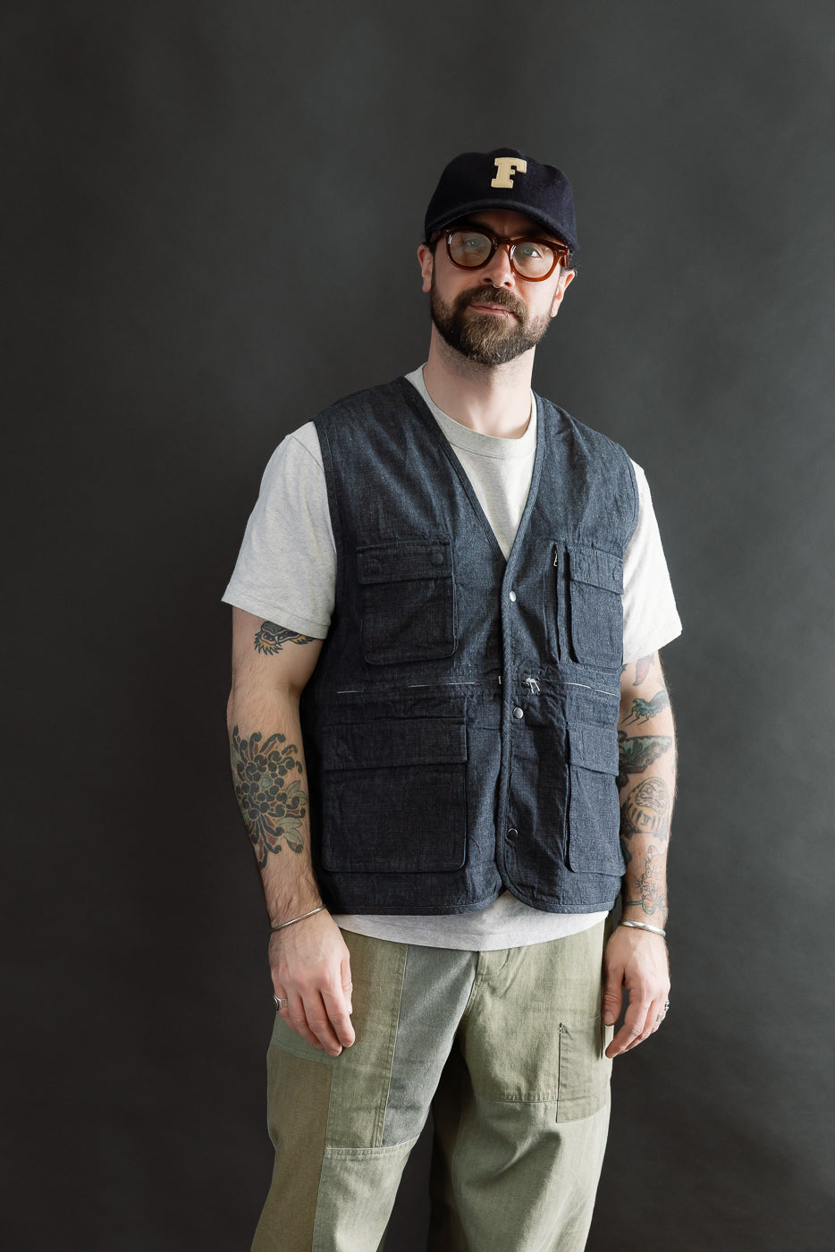 Front view, full body of male model 5'9