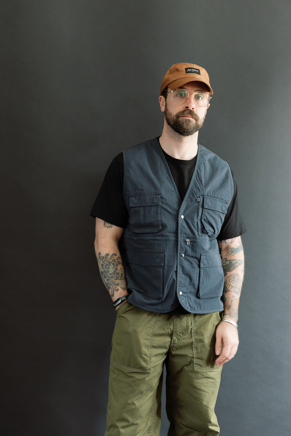 Full body front view of a 5'9