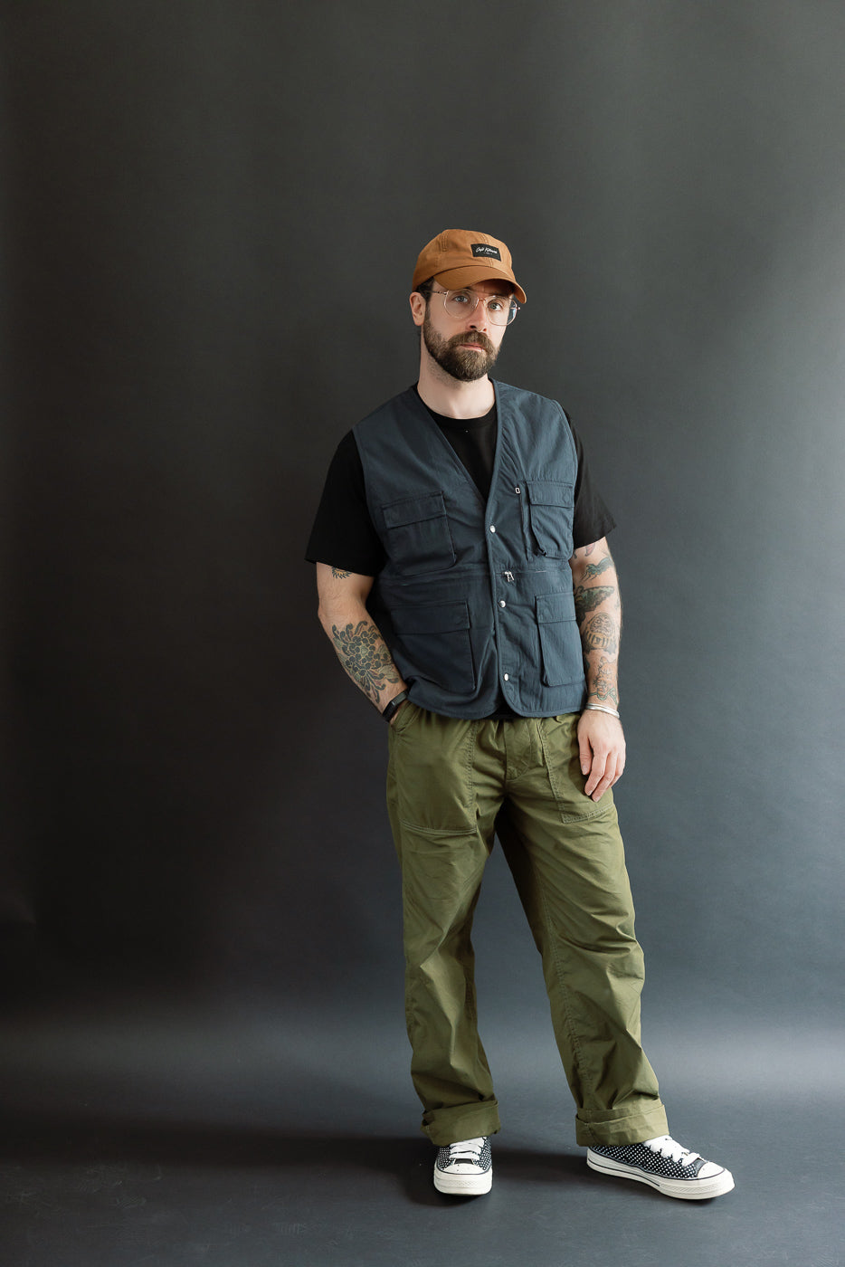 Full body front view of a 5'9