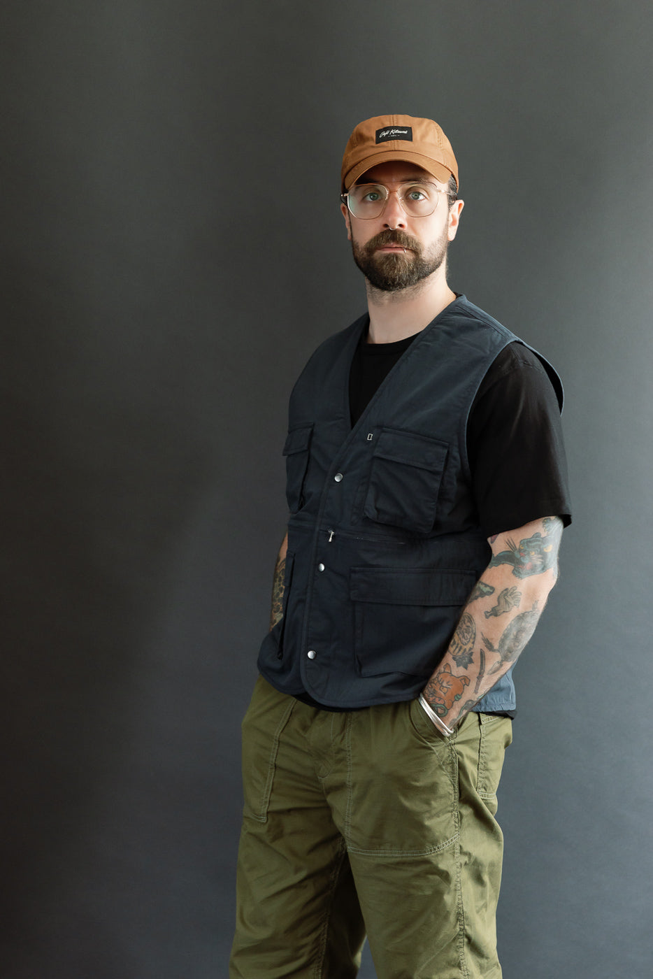 Full body, front view: Male model, 5'9