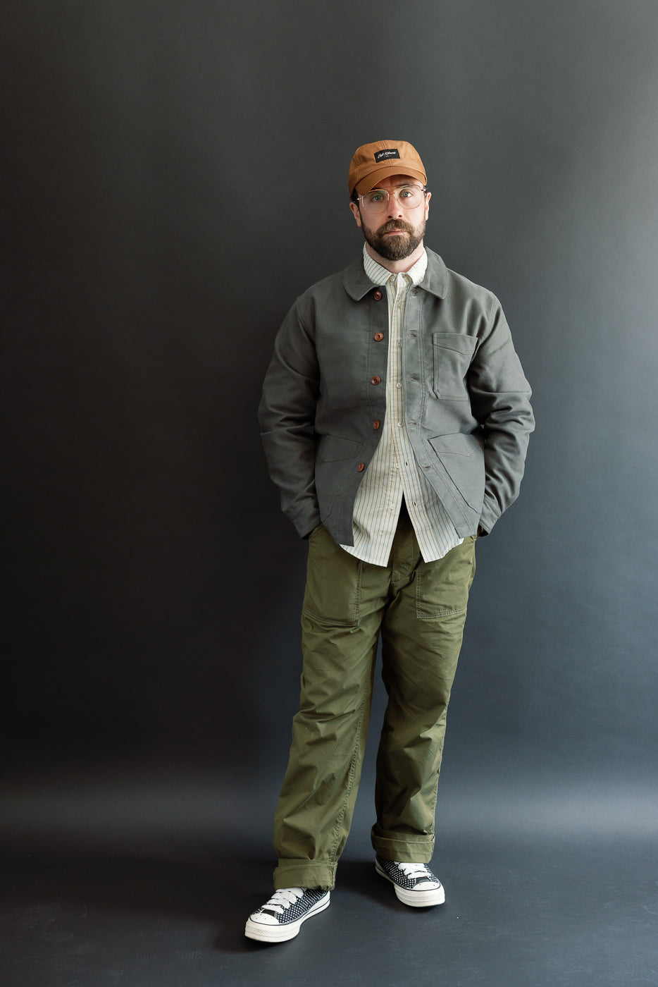 Full body front view of a 5'9