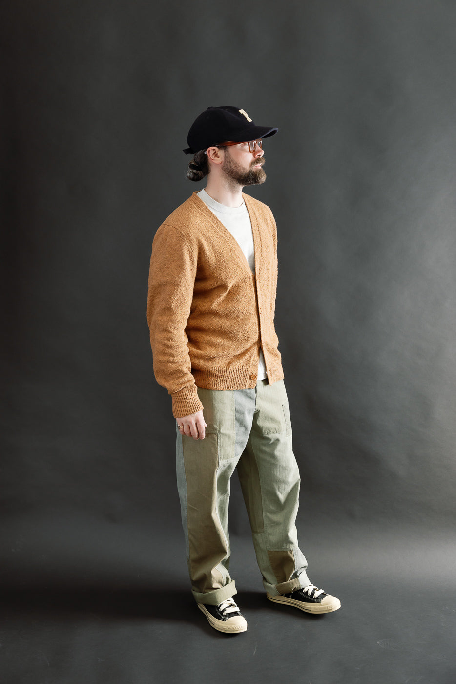 Full body side view of male model, 5'9