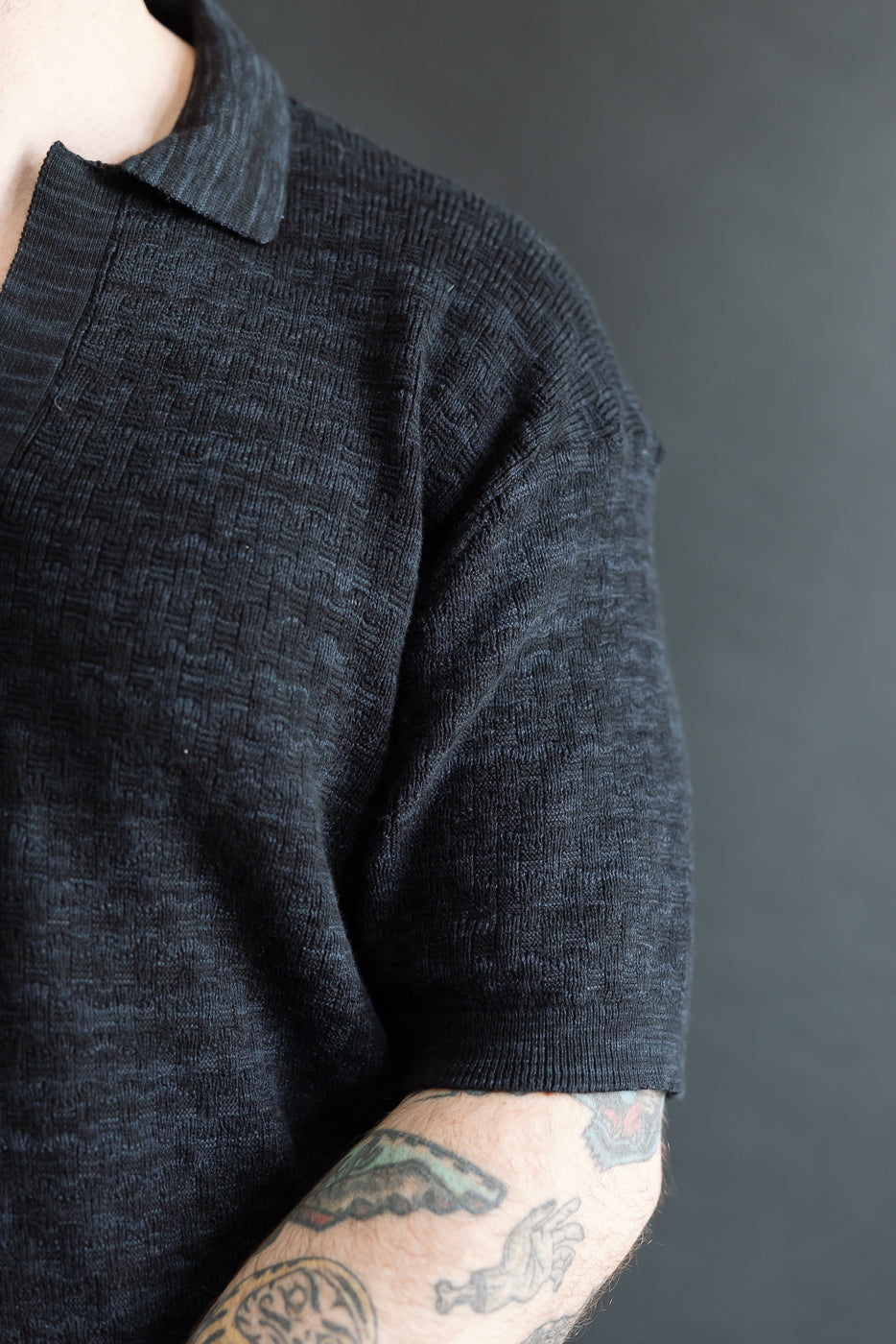 Close-up of male model, 5'9