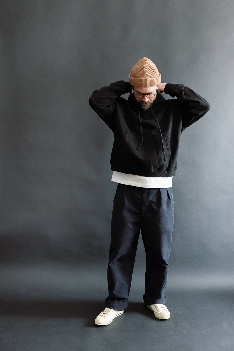 Full front view of male model 5'9