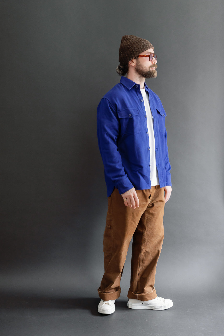 Full body side view of a 5'9