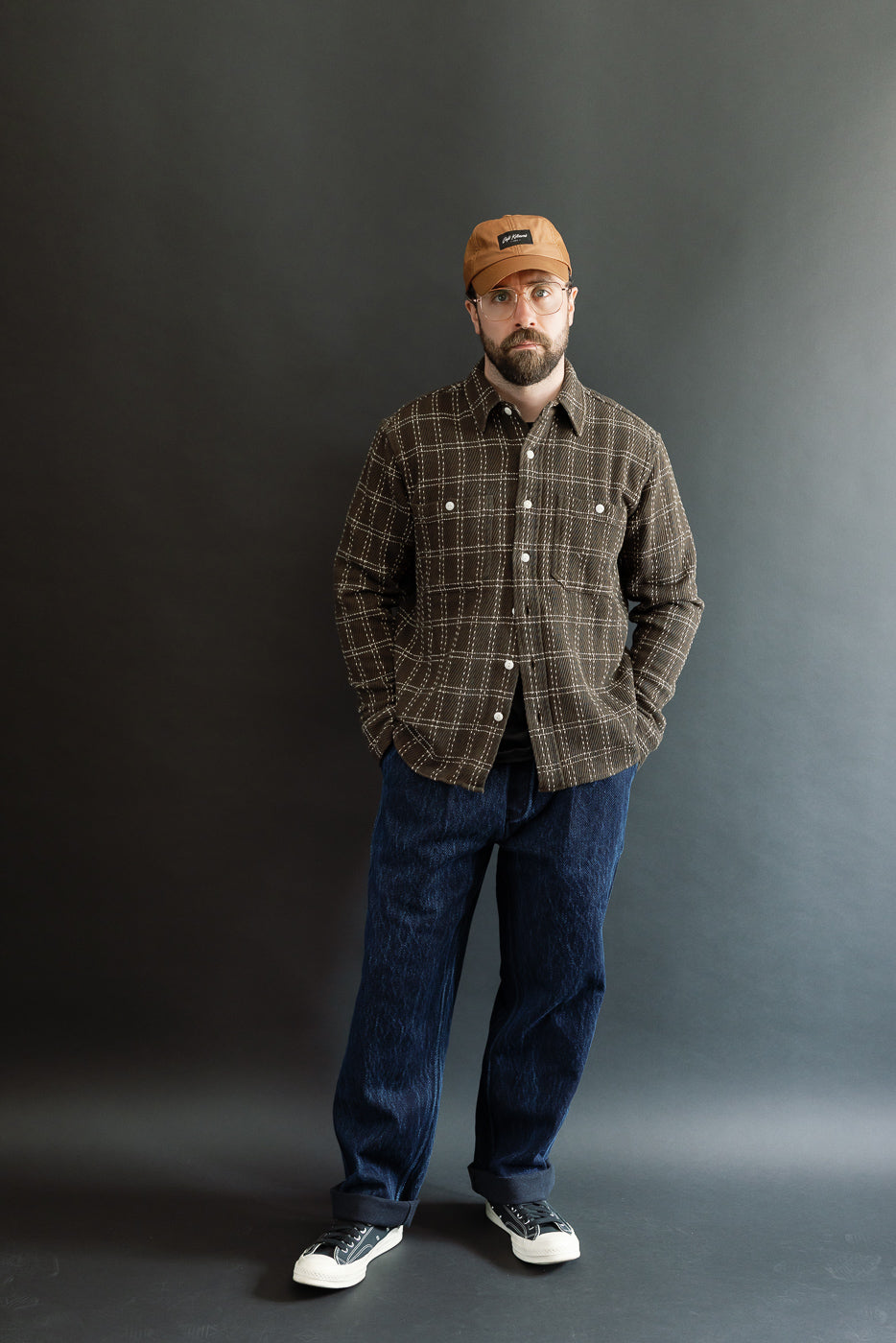 Full body front view of a 5'9