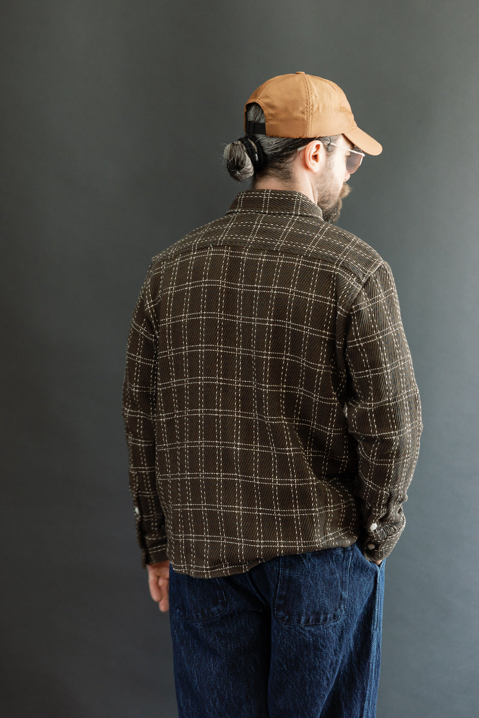 Back view of a 5'9