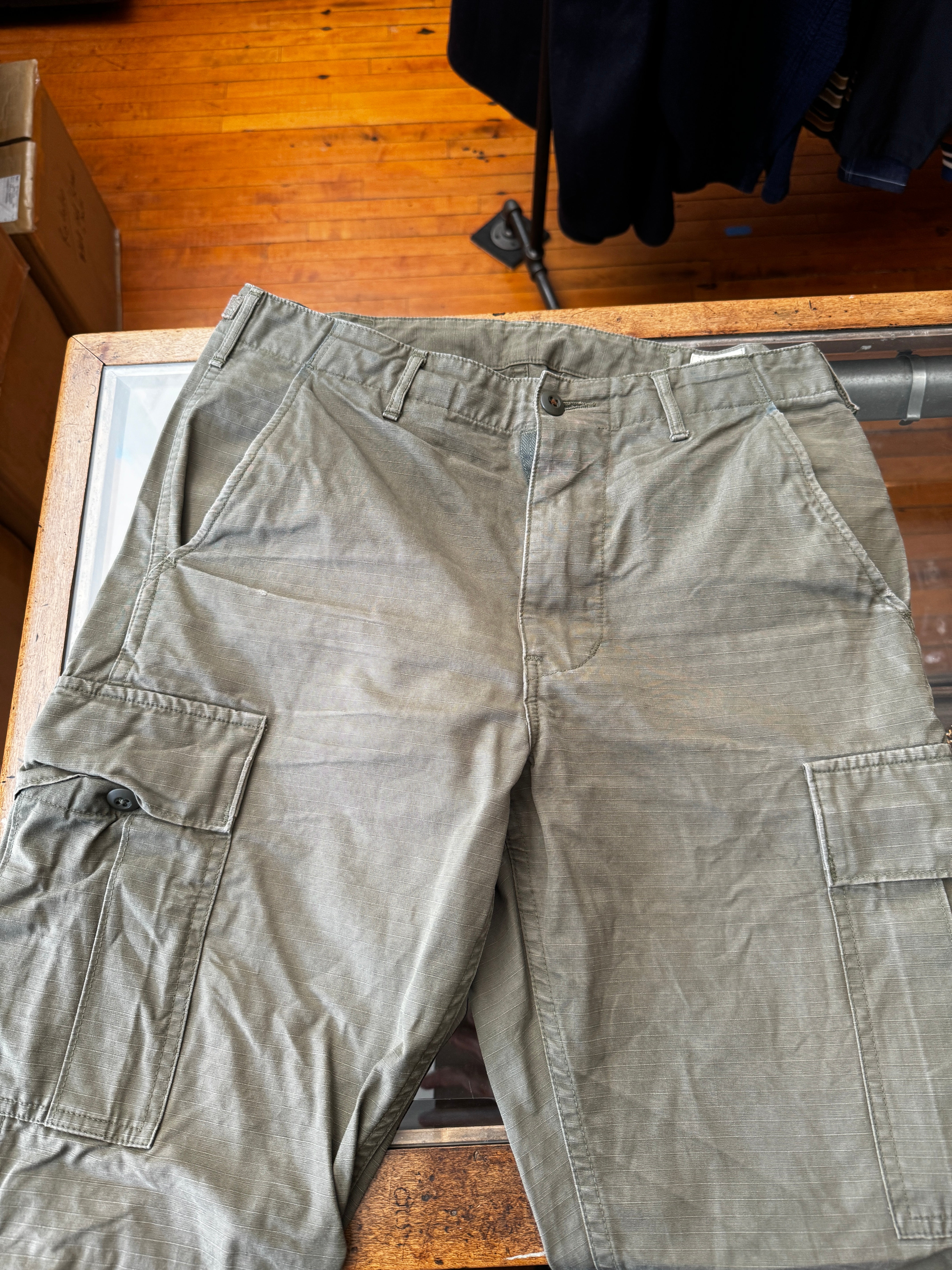 Heavily Used - 6-Pocket Cargo Pant Standard Fit - Size 2