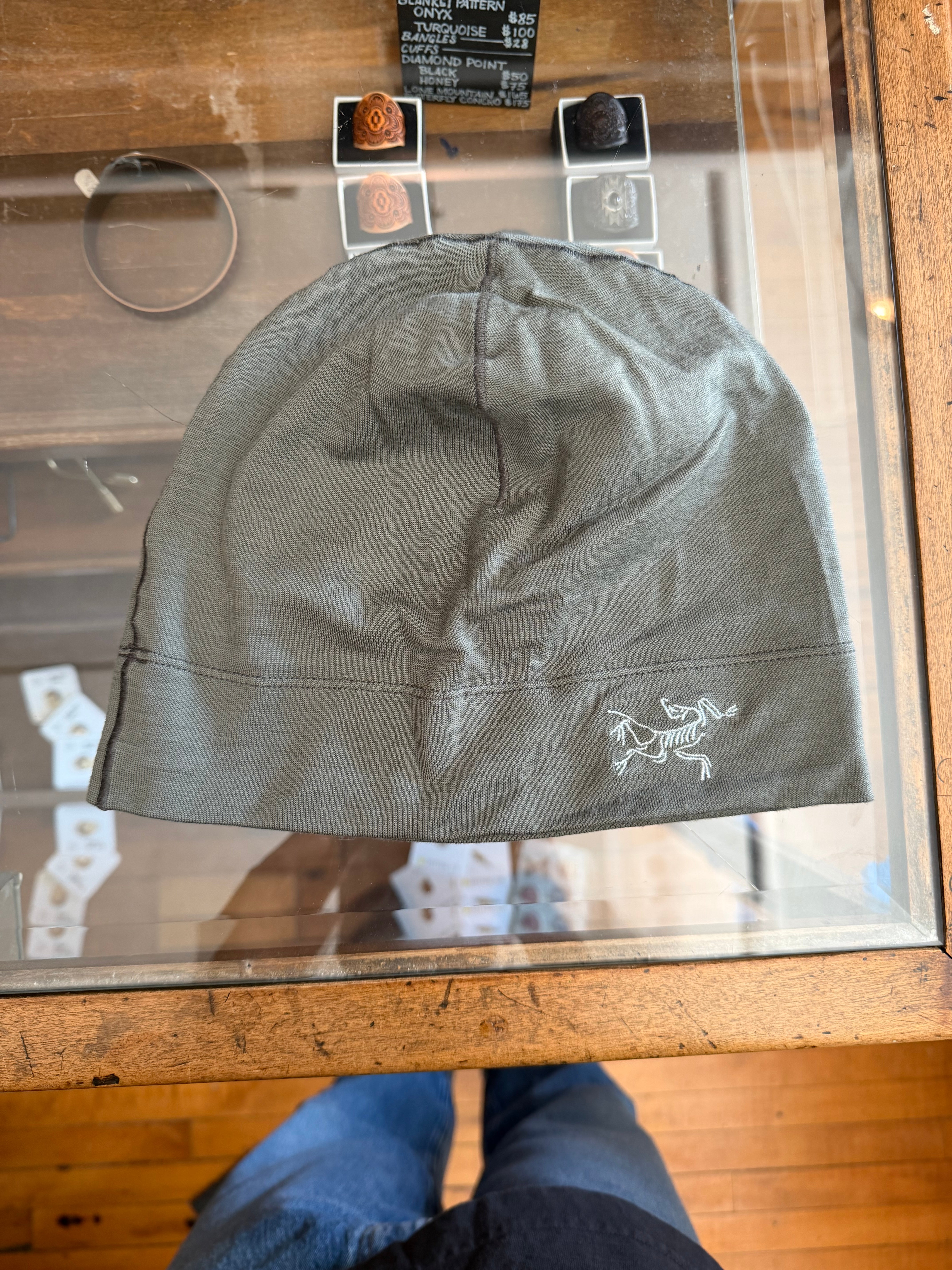 Gently Used Arc'teryx Merino Caps - 2 pack - LG/XL