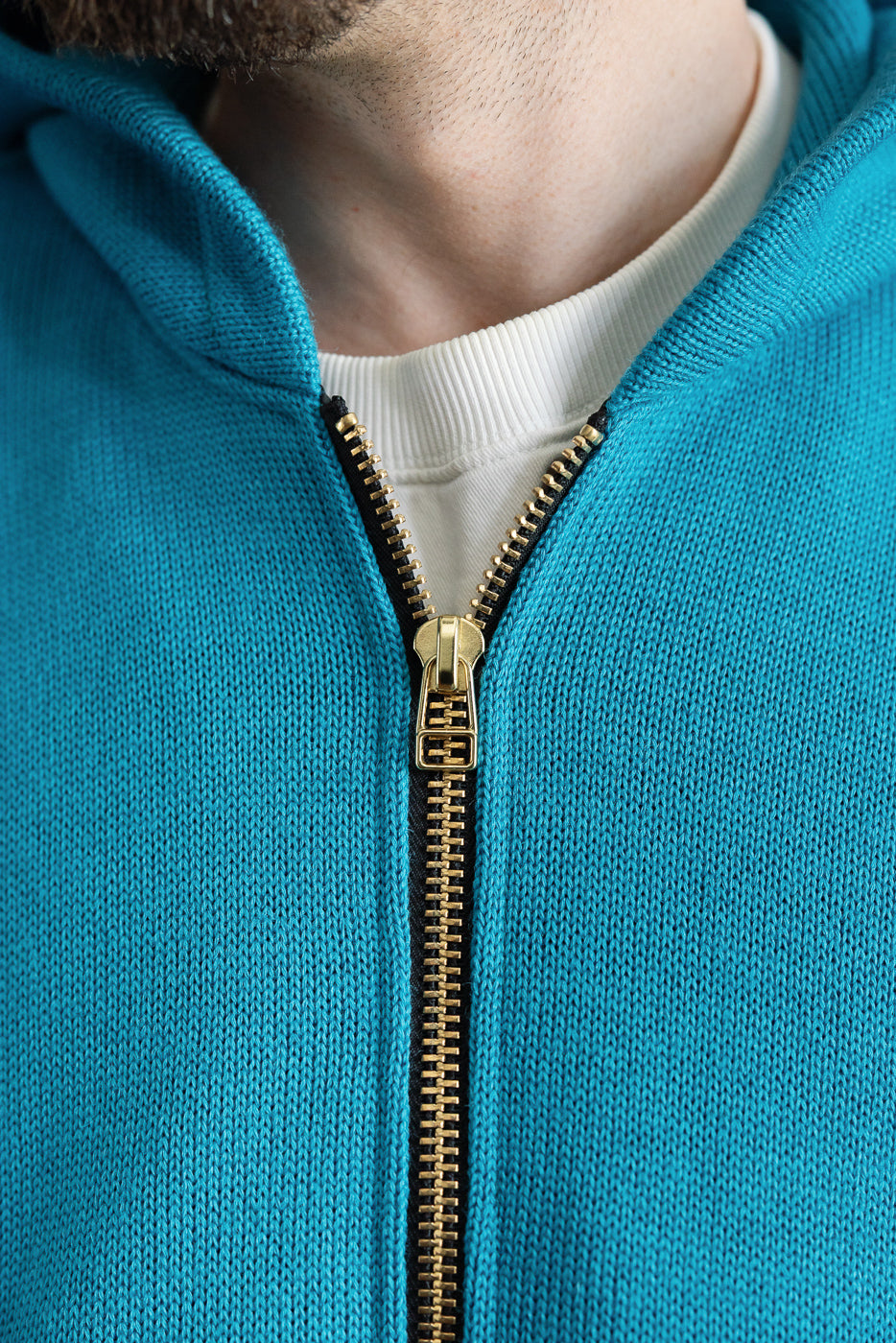 Close-up of male model, 5'9